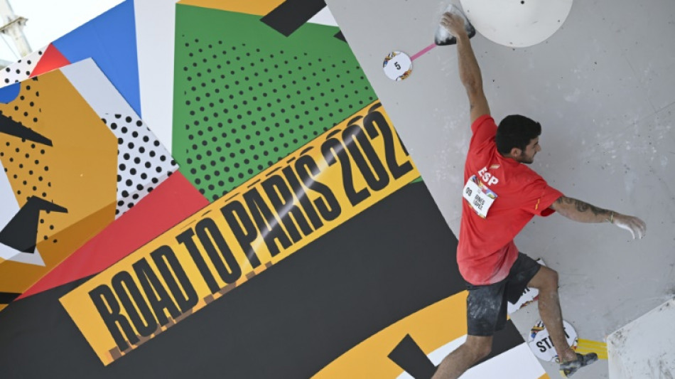 El espa&ntilde;ol Alberto Gin&eacute;s y otros favoritos en la escalada de Par&iacute;s-2024