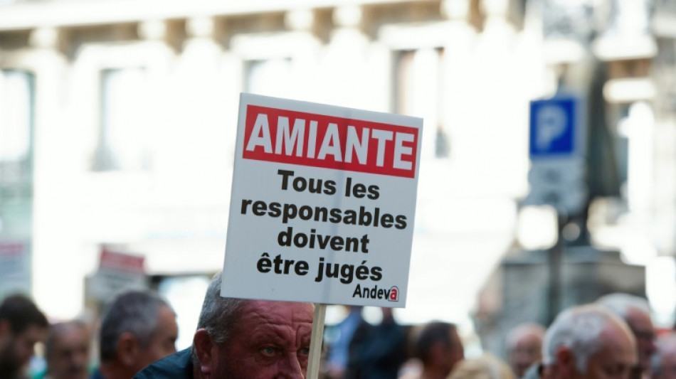 Amiante: le tribunal de Paris refuse la tenue d'un proc&egrave;s p&eacute;nal r&eacute;clam&eacute; par des victimes