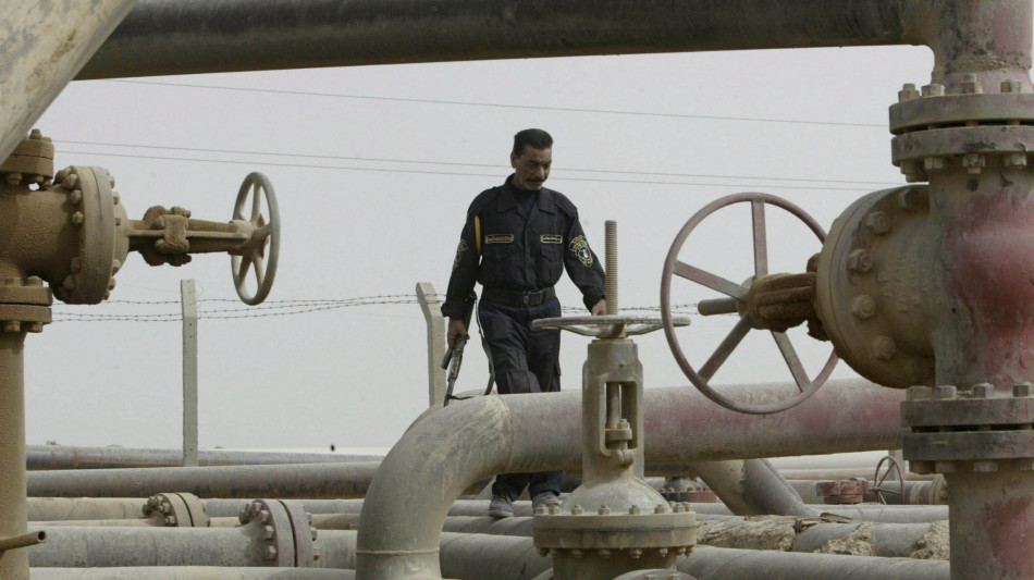 Opec+, accordo per aumentare produzione di greggio