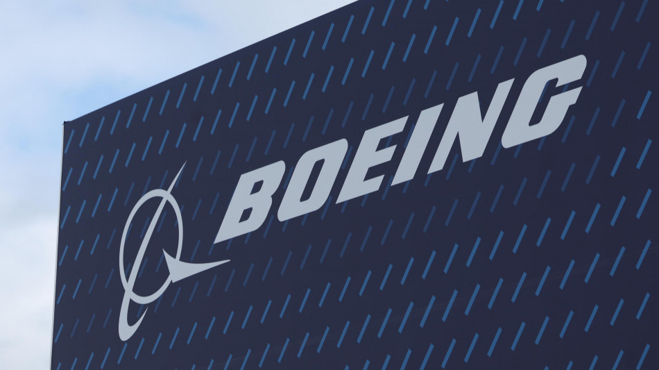 Boeing chiude trimestre con rosso 123 milioni, meglio di attese