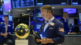 Wall Street en baisse, petite correction apr&egrave;s l'abaissement de la note des Etats-Unis