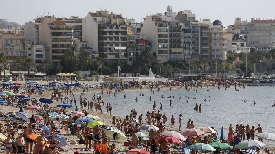 Spagna: focolaio salmonella in hotel, colpite oltre 100 persone