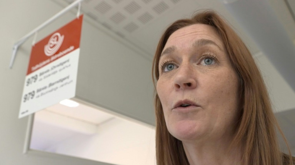 Su&egrave;de : face &agrave; la d&eacute;mence, un arr&ecirc;t de bus fictif dans le couloir d'une maison de retraite  
 
