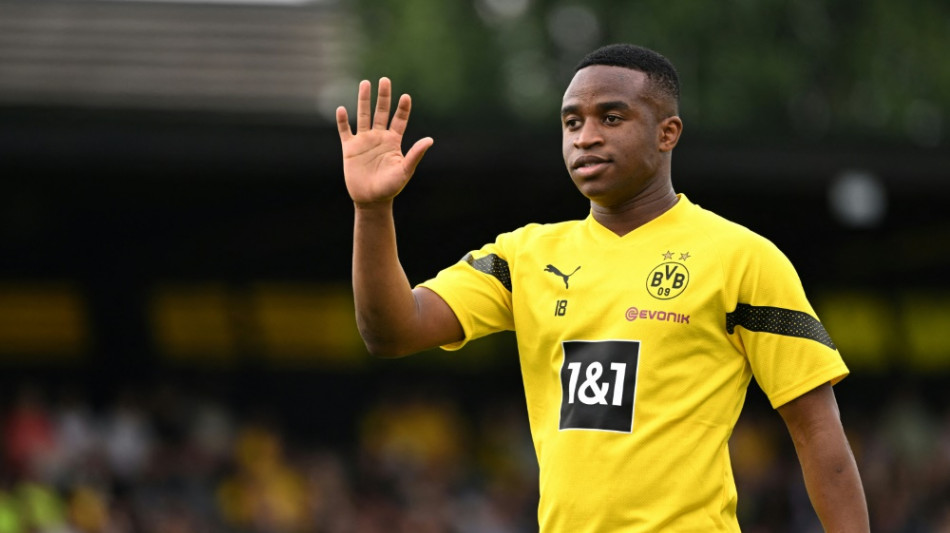 Terzic hofft auf Vertragsverl&auml;ngerung von Moukoko