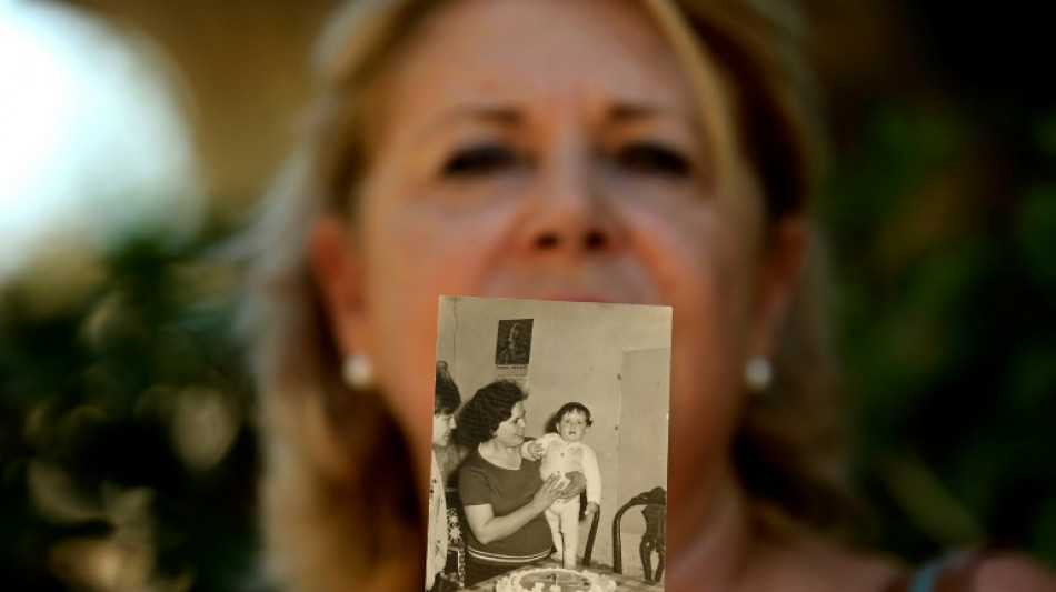 En Espagne, le long combat des "b&eacute;b&eacute;s vol&eacute;s" du franquisme