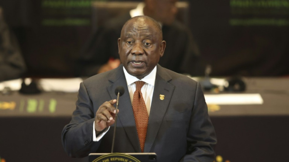 Une m&eacute;diation de paix africaine d&eacute;marre en Ukraine au son de sir&egrave;nes et d'explosions