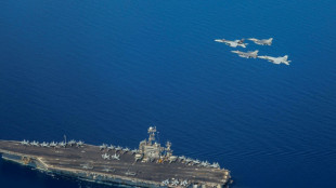 Dois pilotos dos EUA sobrevivem &agrave; destrui&ccedil;&atilde;o de avi&atilde;o 'por engano' no Mar Vermelho