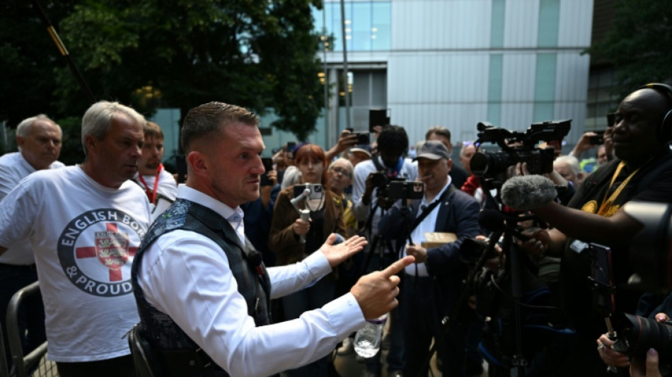 Des dizaines de milliers de personnes &agrave; Londres &agrave; l'appel du militant d'extr&ecirc;me droite Tommy Robinson
