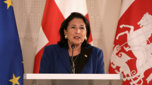 G&eacute;orgie: la pr&eacute;sidente pro-europ&eacute;enne dit qu'elle ne quittera pas son poste sans nouvelles l&eacute;gislatives