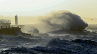 Extienden a Londres la alerta m&aacute;xima en Reino Unido por tormenta Eunice
