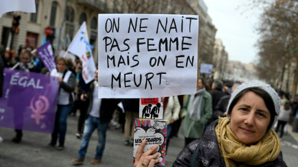 Hommages et manifestations pour la journ&eacute;e des droits des femmes, bafou&eacute;s dans le monde