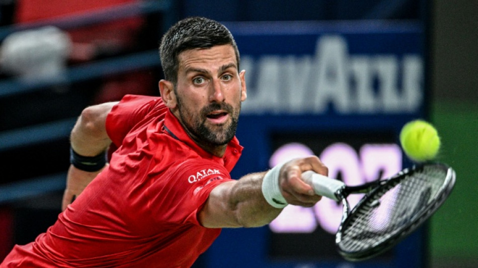 Djokovic sofre mas vence Hanfmann e vai &agrave; 3&ordf; rodada do Masters 1000 de Xangai