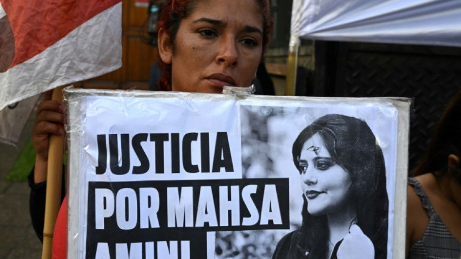 En Iran, la famille de Mahsa Amini a port&eacute; plainte contre la police