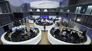 Borsa: l'Europa chiude in rosso, Francoforte gi&ugrave; del 2,29%