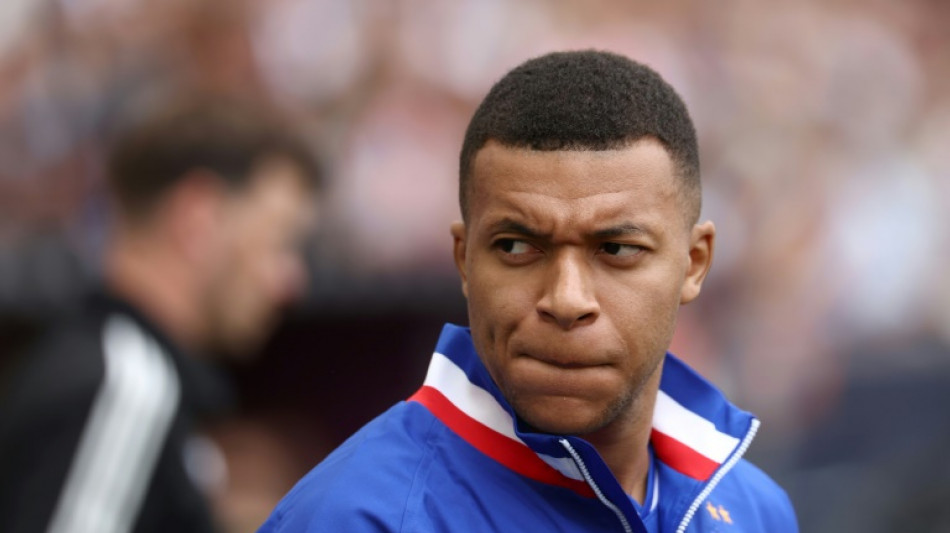 Questions autour du don de 180.300 euros de Mbapp&eacute; &agrave; cinq policiers