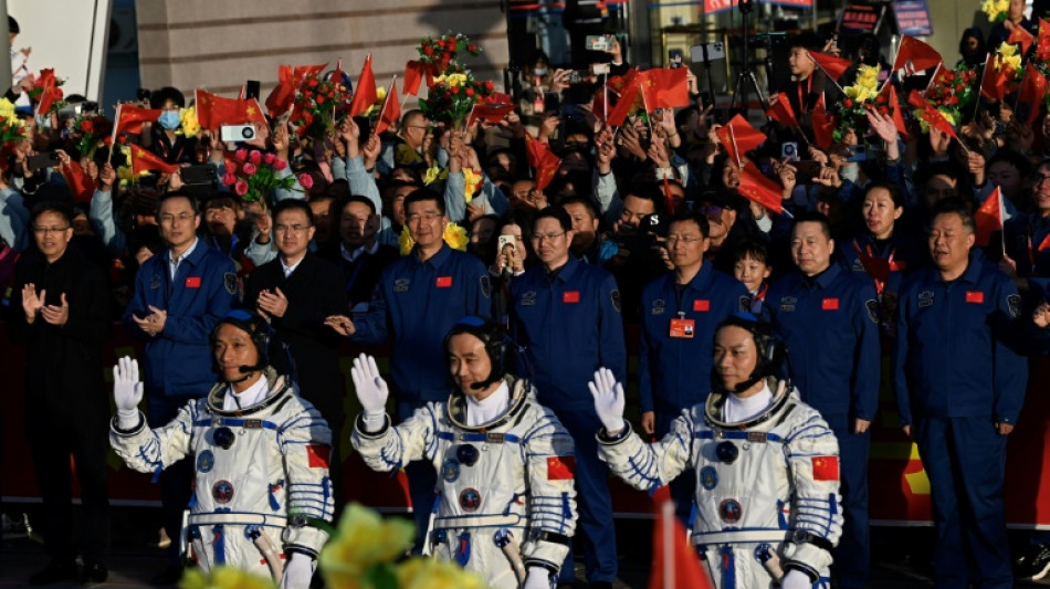 China lan&ccedil;a miss&atilde;o Shenzhou-17 rumo &agrave; esta&ccedil;&atilde;o espacial Tiangong