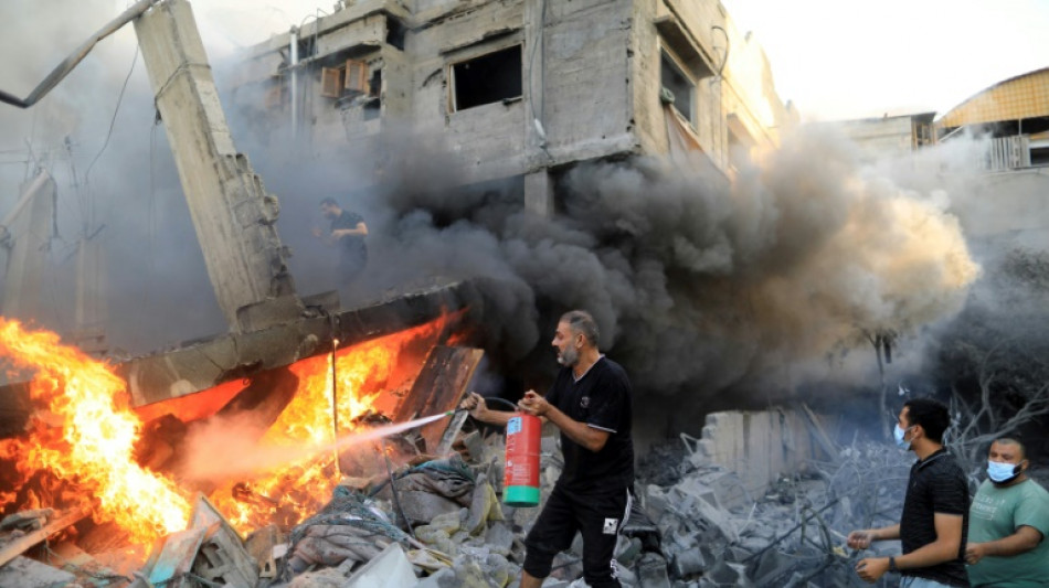 Israel segue bombardeando Gaza e d&aacute; sinais de que invas&atilde;o &eacute; iminente