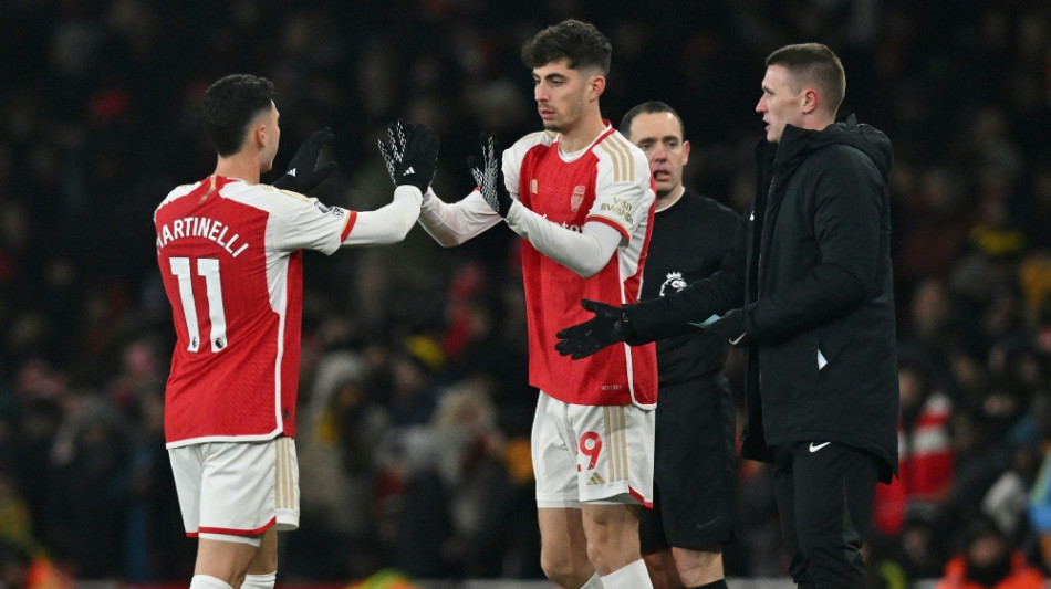Fr&uuml;her Doppelschlag: Arsenal behauptet Tabellenf&uuml;hrung