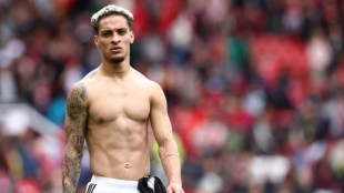 Manchester United afasta Antony, acusado de viol&ecirc;ncia dom&eacute;stica