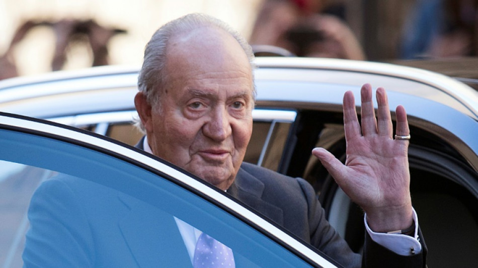 La examante del rey em&eacute;rito de Espa&ntilde;a lo acusa de intentar "evitar un juicio inevitable"