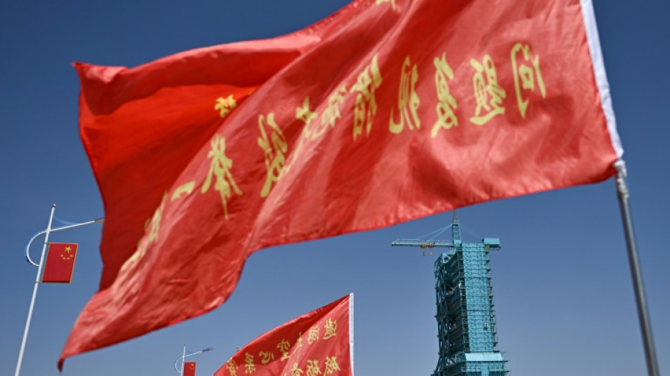 Un nouvel &eacute;quipage s'envole pour la station spatiale chinoise
