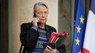 Loi immigration: Borne consulte tous azimuts pour sauver ce qui peut l'&ecirc;tre