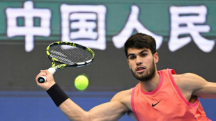 Alcaraz vence Khachanov e vai &agrave;s semifinais do ATP 500 de Pequim