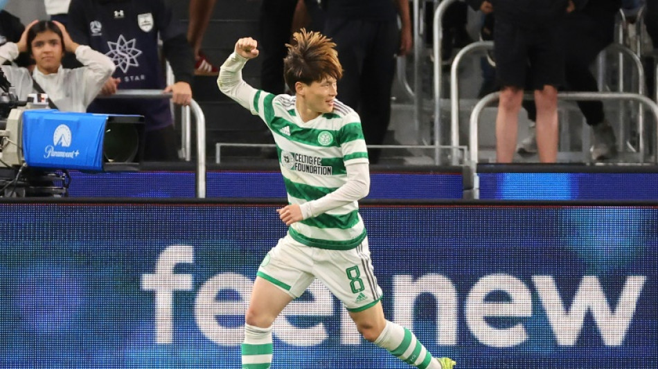 Furuhashi at the double as Celtic stay out in front