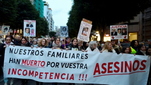 Miles de personas se manifiestan contra el l&iacute;der de Valencia por su gesti&oacute;n de las inundaciones