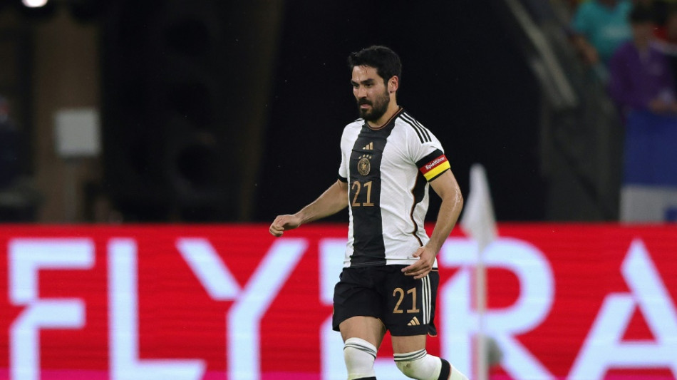 DFB-Elf mit Kapit&auml;n G&uuml;ndogan und Kimmich rechts