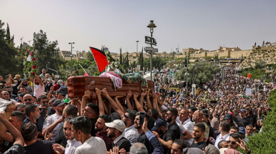 Al-Dschasira-Reporterin in Jerusalem unter gro&szlig;er Anteilnahme beigesetzt