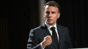 Macron, i russi accettino tregua 30 giorni, sanzioni a chi viola