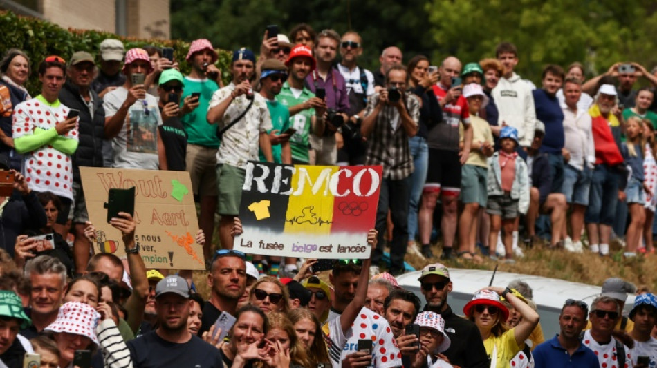 Tour de France: de Lille à Cassel, le Nord en fête lors de la 1re étape