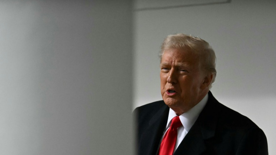 Trump vante un investissement g&eacute;ant et lance sa campagne de revanche