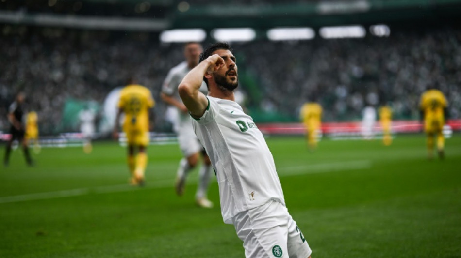 Sporting conquista seu 20&ordm; t&iacute;tulo portugu&ecirc;s ap&oacute;s derrota do Benfica