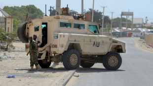 Atentado no centro da Som&aacute;lia deixa 13 mortos e dezenas de feridos