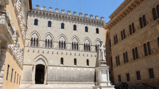 Antitrust avvia istruttoria per valutare l'opas di Intesa su Mps