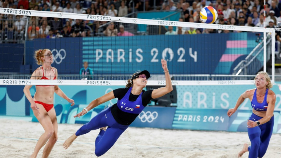 Short fonc&eacute;, combinaison: les sportives commencent &agrave; bousculer le code vestimentaire