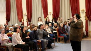 En Ukraine, des exil&eacute;s font revivre Bakhmout le temps de No&euml;l