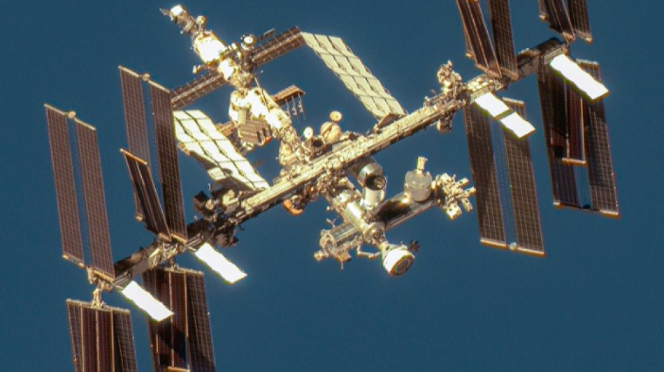 La NASA encarga a SpaceX llevar la EEI a su "cementerio" acu&aacute;tico despu&eacute;s de 2030