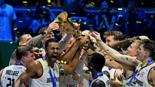 Party, pennen, Reisepl&auml;ne: Basketball-Helden genie&szlig;en Coup