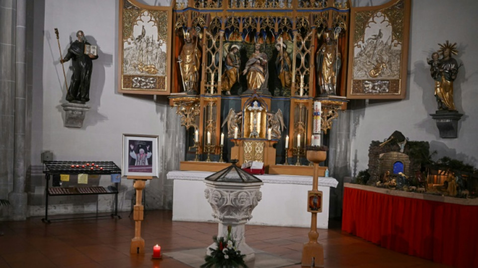 El expapa Benedicto XVI contin&uacute;a "estable", seg&uacute;n el Vaticano