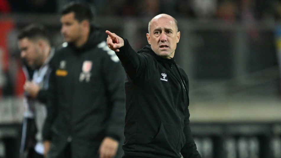 Nach 3:8-Klatsche: Regensburg entl&auml;sst Enochs