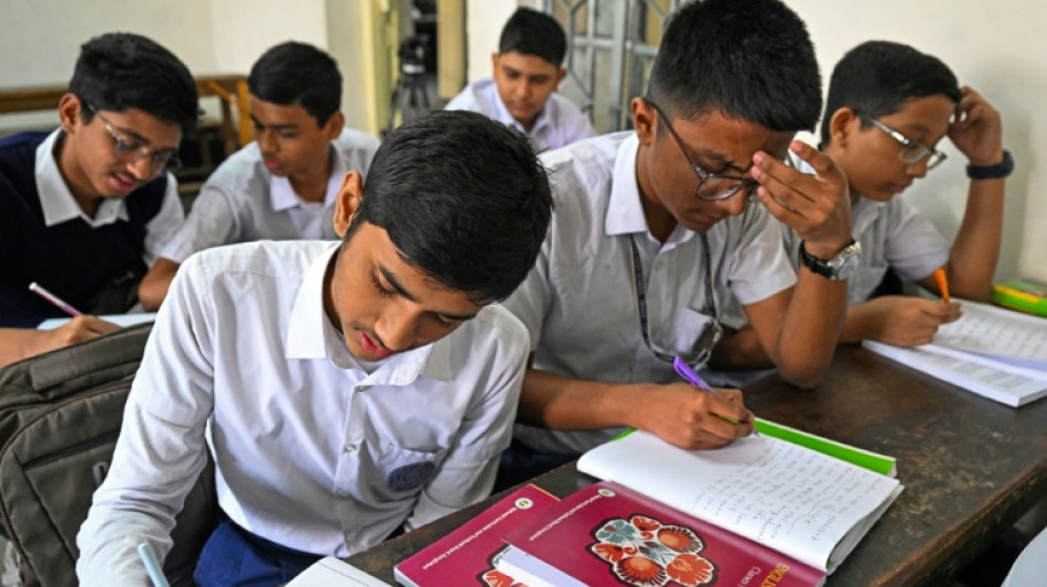 Bangladesh: apr&egrave;s la "r&eacute;volution", d&eacute;bat sur la r&eacute;&eacute;criture des livres d'histoire