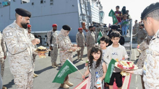 EUA e outros pa&iacute;ses retiram seus cidad&atilde;os do Sud&atilde;o, onde os combates continuam
