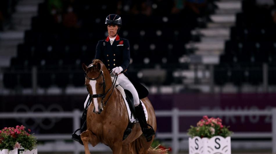 "&Uuml;berm&auml;&szlig;iger" Peitscheneinsatz: Dujardin f&uuml;r ein Jahr gesperrt