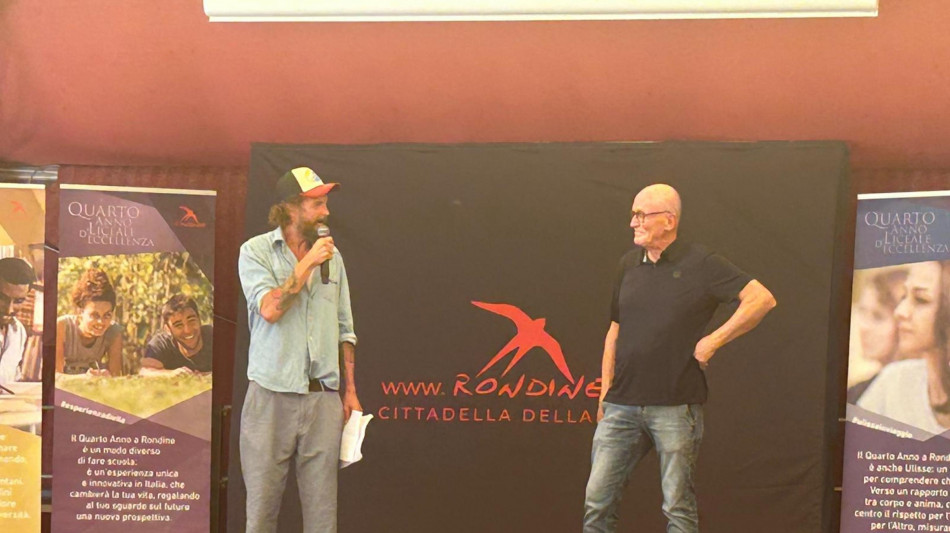 Jovanotti a studenti Rondine, 'meraviglioso formare leader pace'