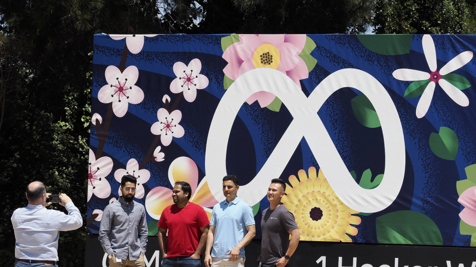 Meta, al via avvisi sull'uso dei dati per l'IA ci si pu&ograve; opporre