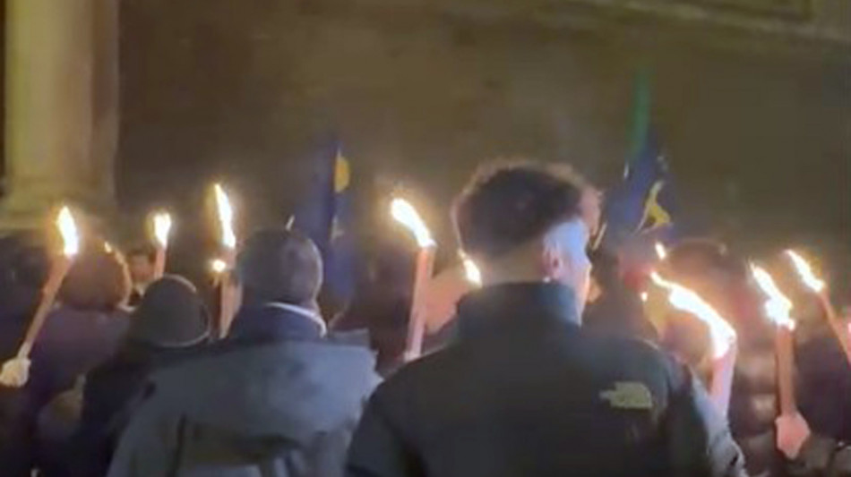 'Giovent&ugrave; nazionale entra in Comune Bologna abusivamente'