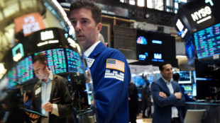 Wall Street poursuit sa hausse, rassur&eacute;e par l'inflation qui ralentit
